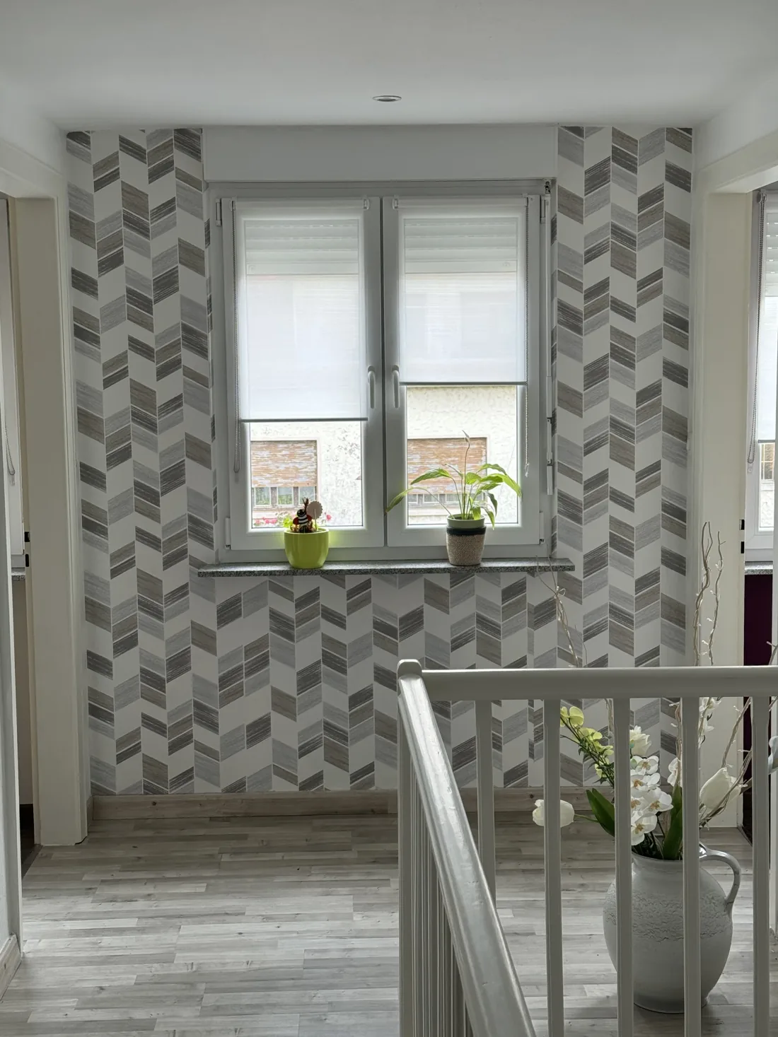 Papier peint chevron à Moselle — rénovation par Art & Style